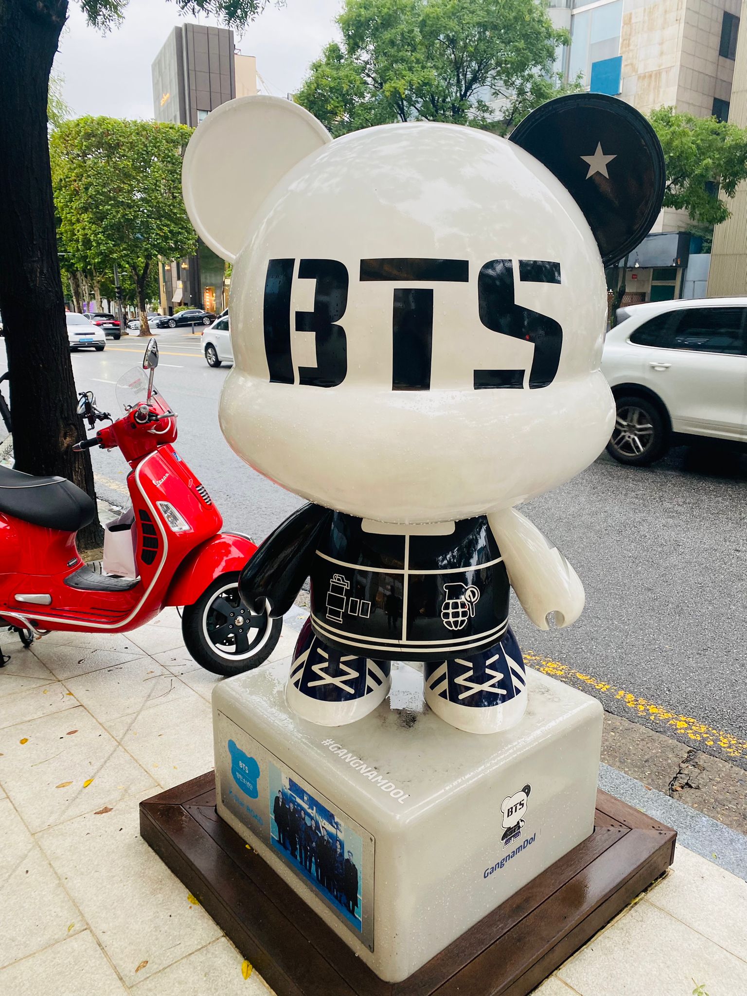 Read more about the article How We Accidentally Fell down the K-pop Rabbit Hole