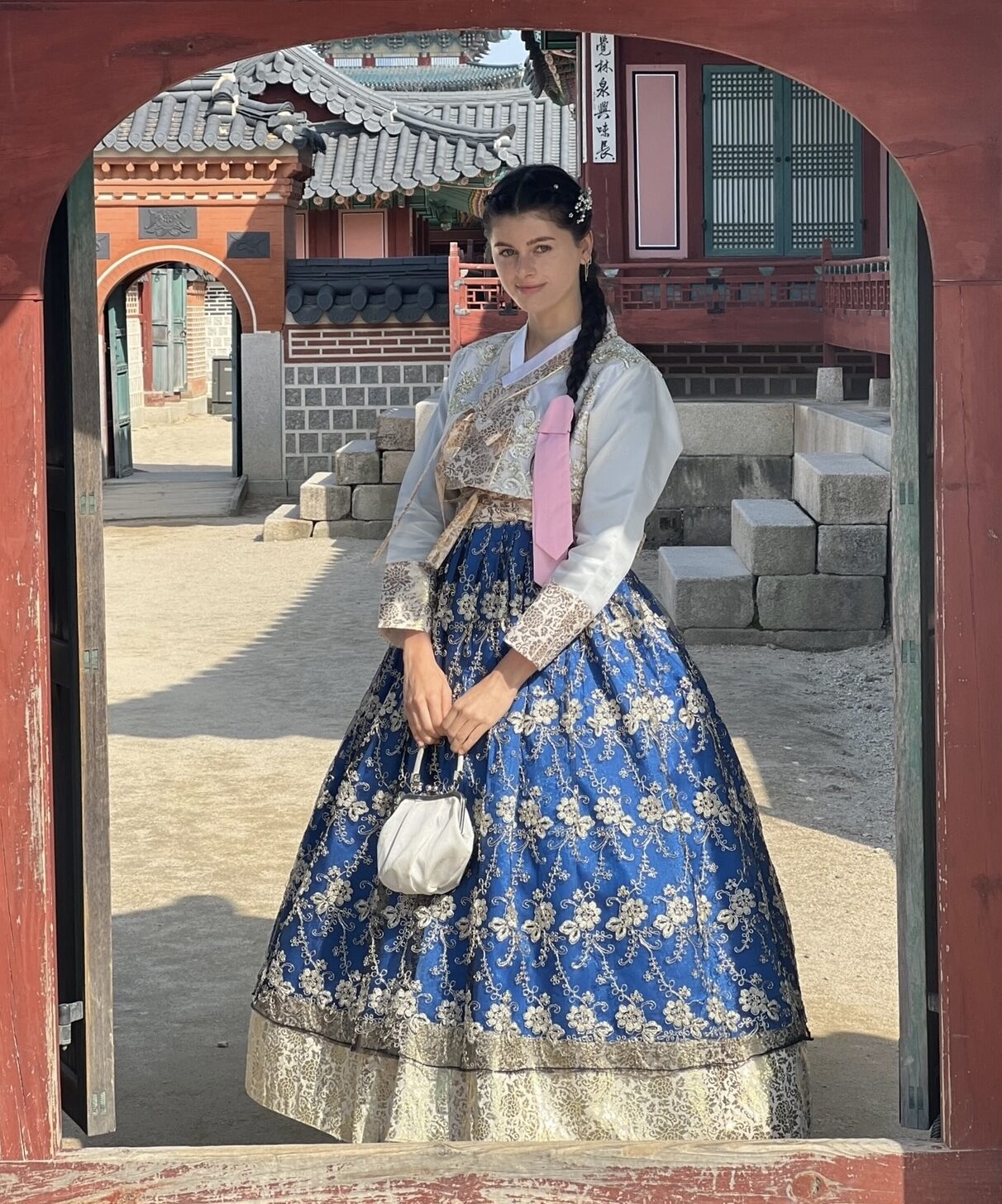 Read more about the article Hannah’s Survival Guide for Korea’s Entertainment Industry